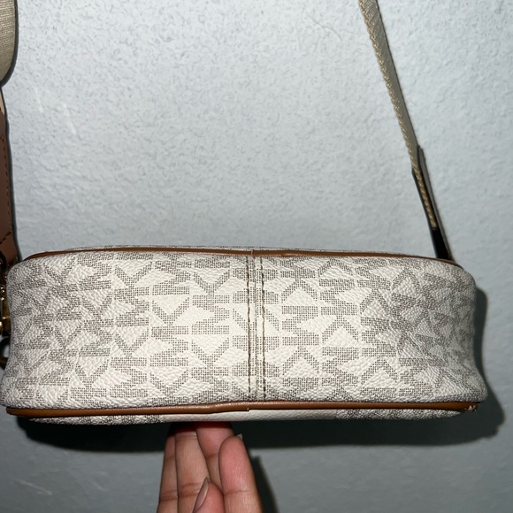 Original Michael Kors Crossbody - Picture 6 of 8